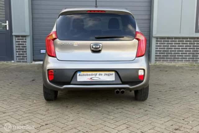 Kia Picanto (2014) thumbnail 6