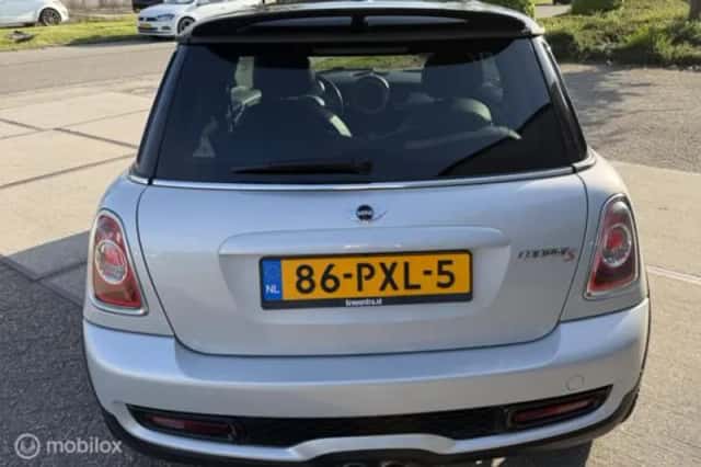 MINI Mini 1 6 Cooper s (2011) thumbnail 4