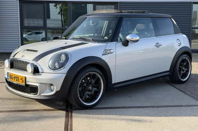 MINI Cooper S (2011) thumbnail 1