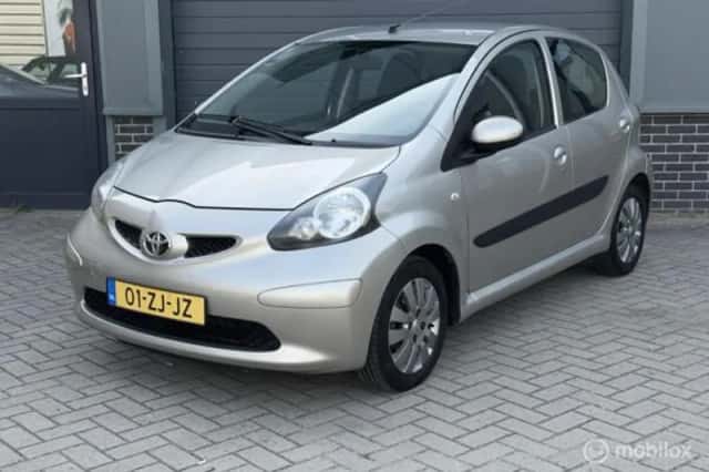 Toyota Aygo (2008) thumbnail 1