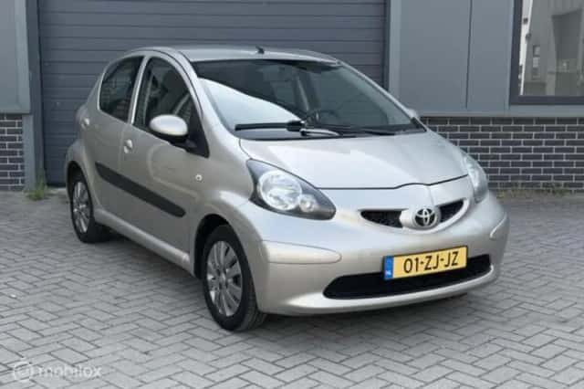 Toyota Aygo (2008) thumbnail 3