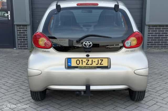 Toyota Aygo (2008) thumbnail 6
