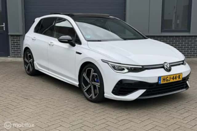 Volkswagen Golf (2021) thumbnail 3
