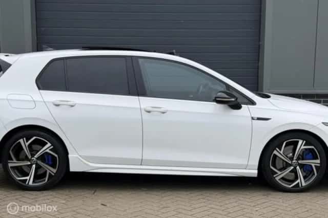 Volkswagen Golf (2021) thumbnail 4