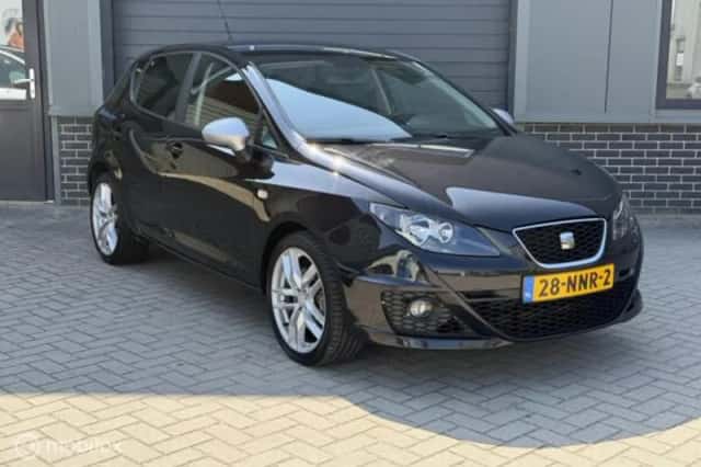 SEAT Ibiza (2010) thumbnail 3