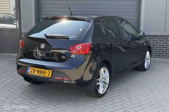 SEAT Ibiza (2010) thumbnail 5