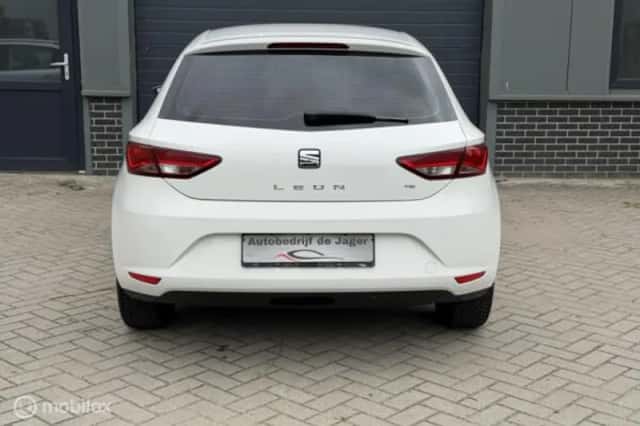 SEAT Leon (2013) thumbnail 6