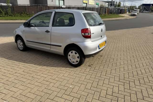 Volkswagen Fox (2005) thumbnail 4