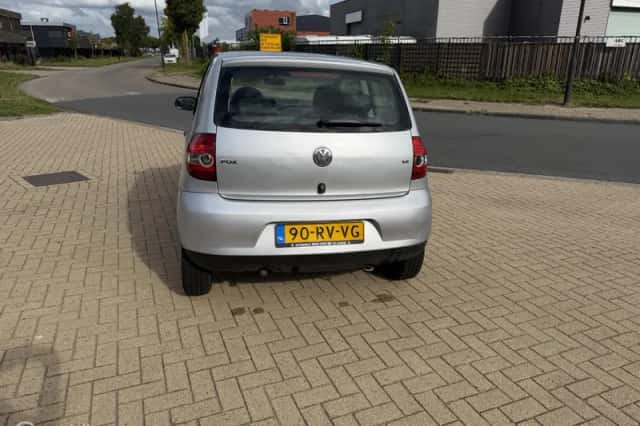 Volkswagen Fox (2005) thumbnail 5
