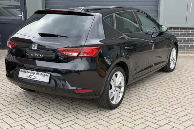 SEAT Leon (2014) thumbnail 5