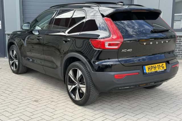 Volvo XC40 (2021) thumbnail 4