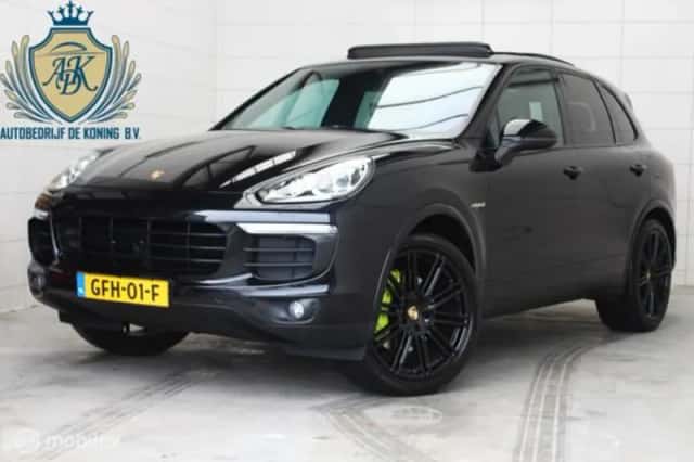 Porsche Cayenne (2017) thumbnail 1