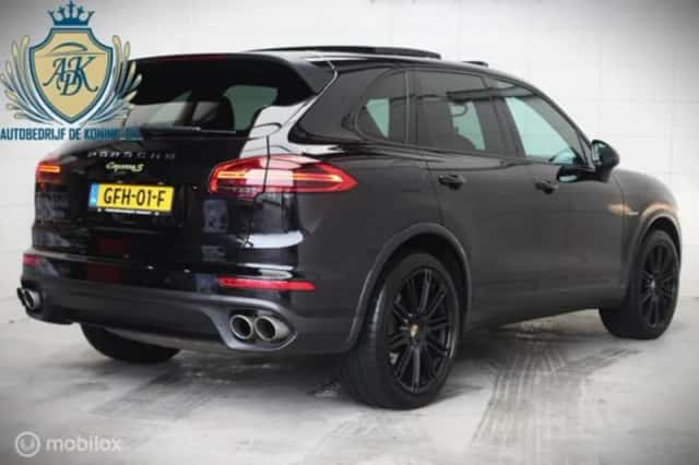 Porsche Cayenne (2017) thumbnail 4