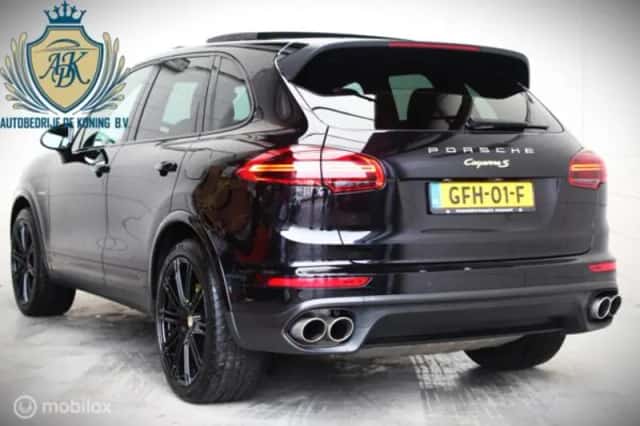Porsche Cayenne (2017) thumbnail 5