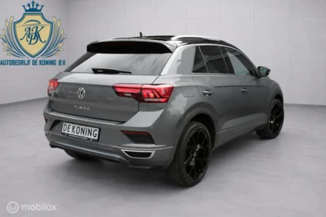 Volkswagen T-Roc (2020) thumbnail 3