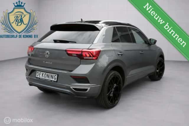 Volkswagen T-Roc (2020) thumbnail 3
