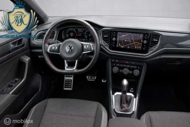 Volkswagen T-Roc (2020) thumbnail 5
