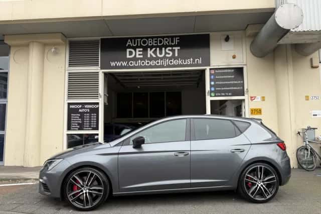 SEAT Leon (2018) thumbnail 1