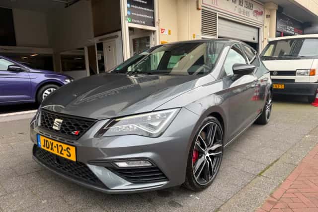 SEAT Leon (2018) thumbnail 2