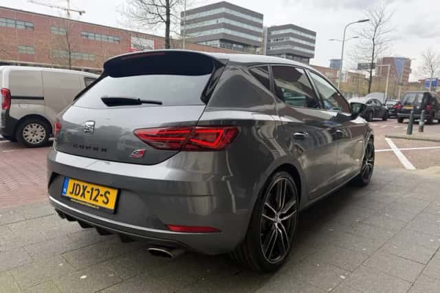 SEAT Leon (2018) thumbnail 5