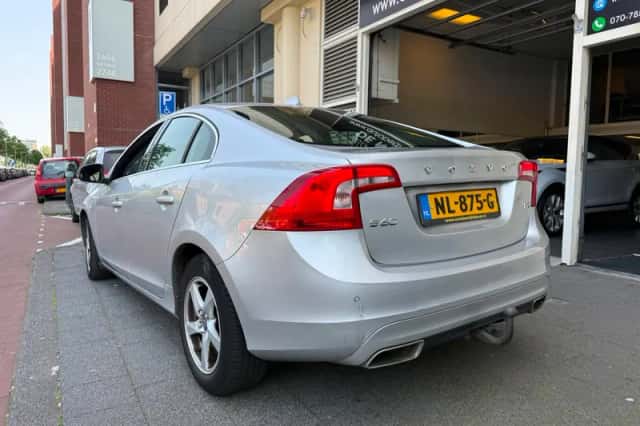 Volvo S60 (2017) thumbnail 3