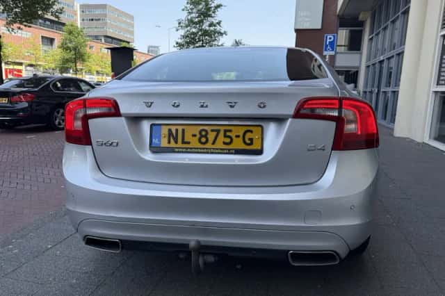 Volvo S60 (2017) thumbnail 4