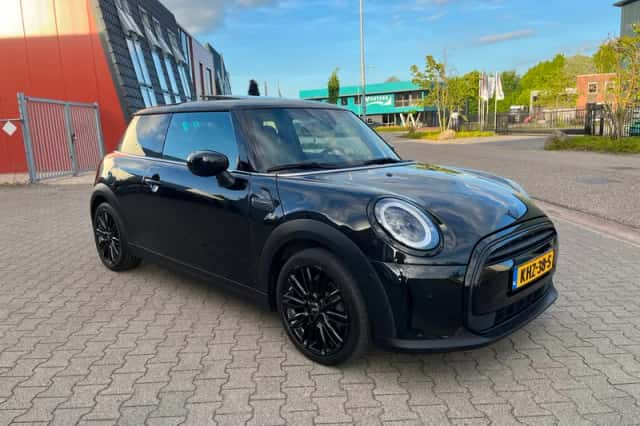 MINI Cooper (2022) thumbnail 5