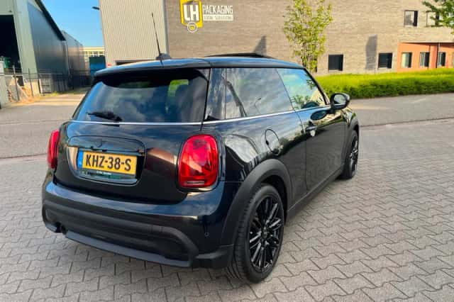 MINI Cooper (2022) thumbnail 6