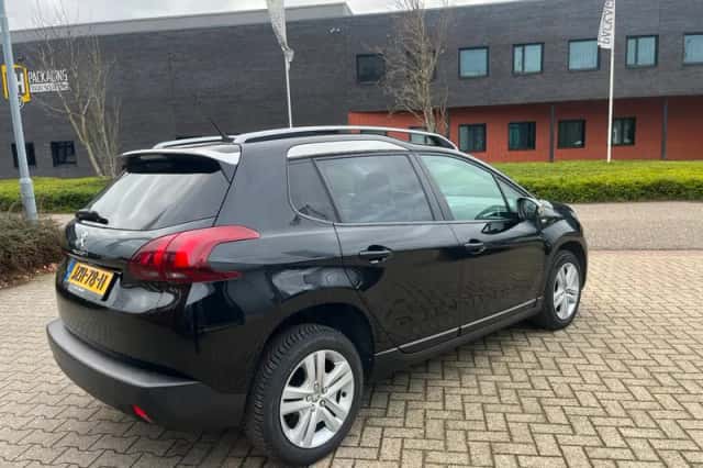 Peugeot 2008 (2018) thumbnail 6