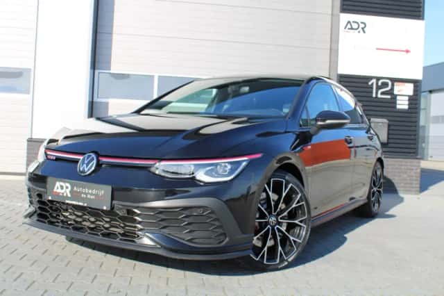 Volkswagen Golf (2022) thumbnail 1