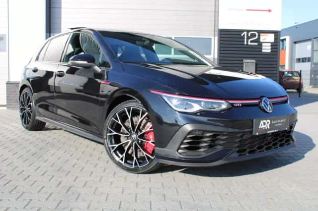 Volkswagen Golf (2022) thumbnail 3