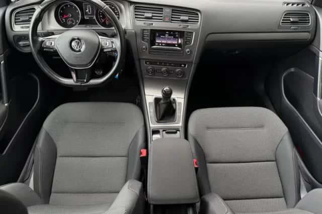 Volkswagen Golf (2013) thumbnail 2