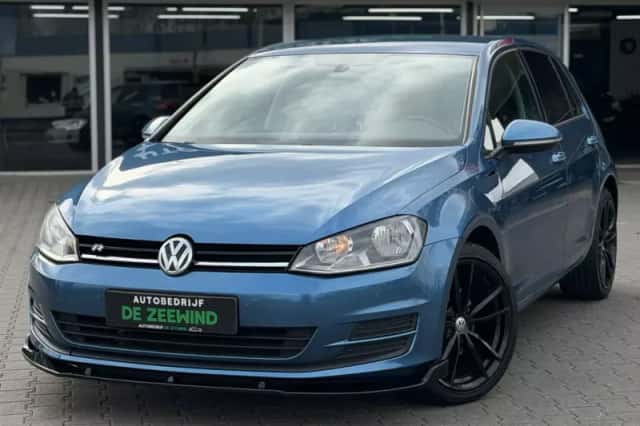 Volkswagen Golf (2013) thumbnail 3