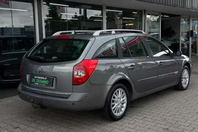 Renault Laguna (2008) thumbnail 5