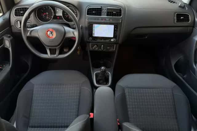Volkswagen Polo (2014) thumbnail 2