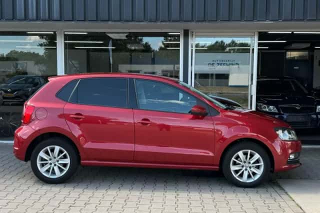 Volkswagen Polo (2014) thumbnail 4