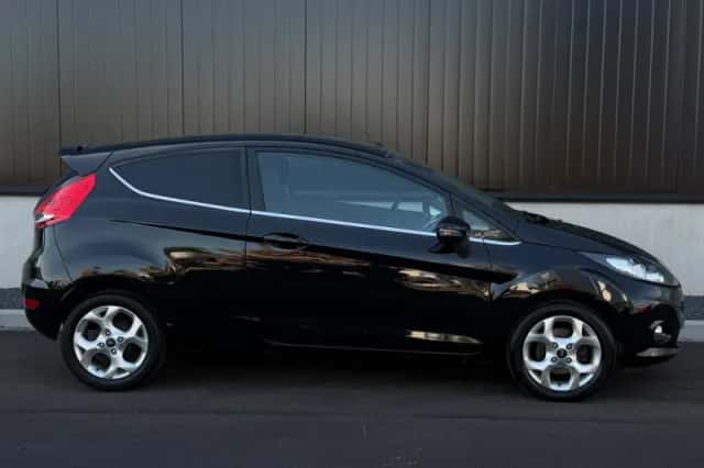 Ford Fiesta (2009) thumbnail 5