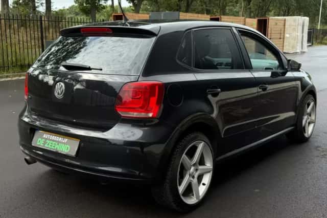 Volkswagen Polo (2010) thumbnail 5