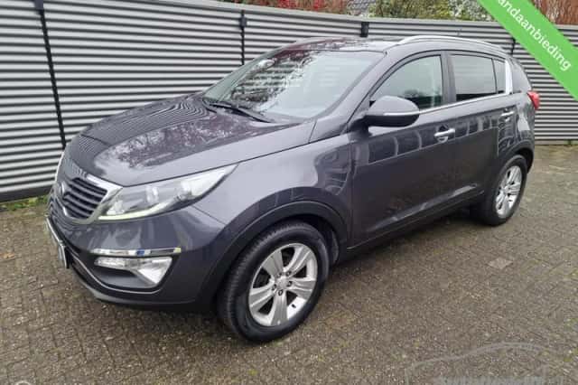 Kia Sportage (2013) thumbnail 2