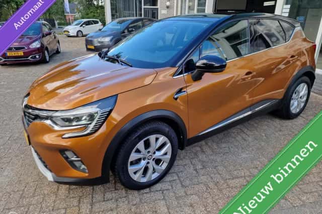 Renault Captur (2021) thumbnail 2