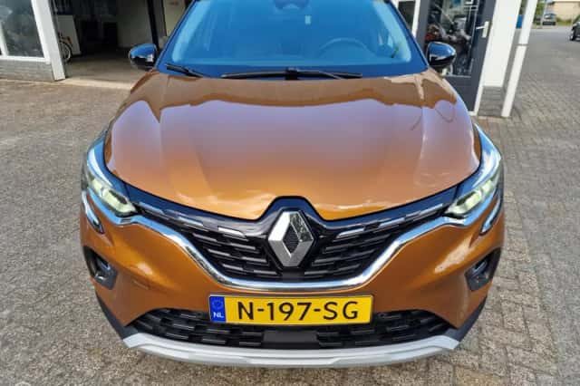 Renault Captur (2021) thumbnail 6