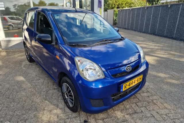 Daihatsu Cuore (2010) thumbnail 2