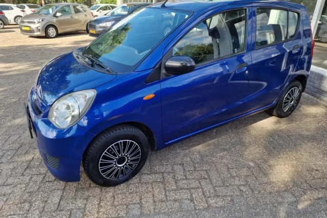 Daihatsu Cuore (2010) thumbnail 4