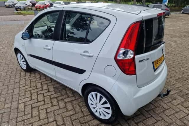 Suzuki Splash (2011) thumbnail 6