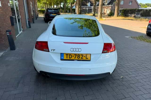 Audi TT (2008) thumbnail 5