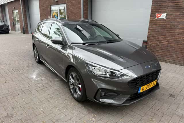 Ford Focus (2017) thumbnail 2