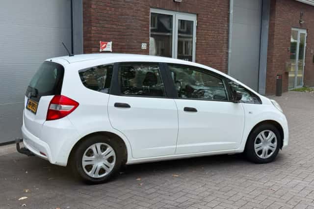 Honda Jazz (2012) thumbnail 3