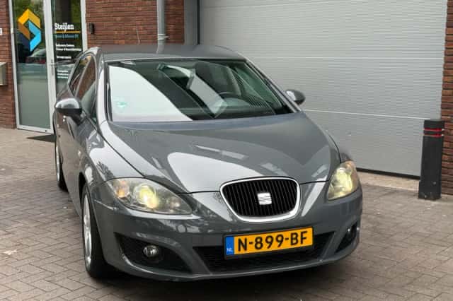 SEAT Leon (2009) thumbnail 2