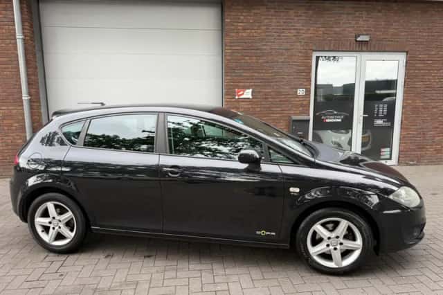 SEAT Leon (2013) thumbnail 1