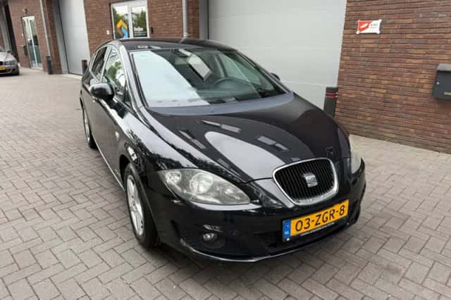 SEAT Leon (2013) thumbnail 2